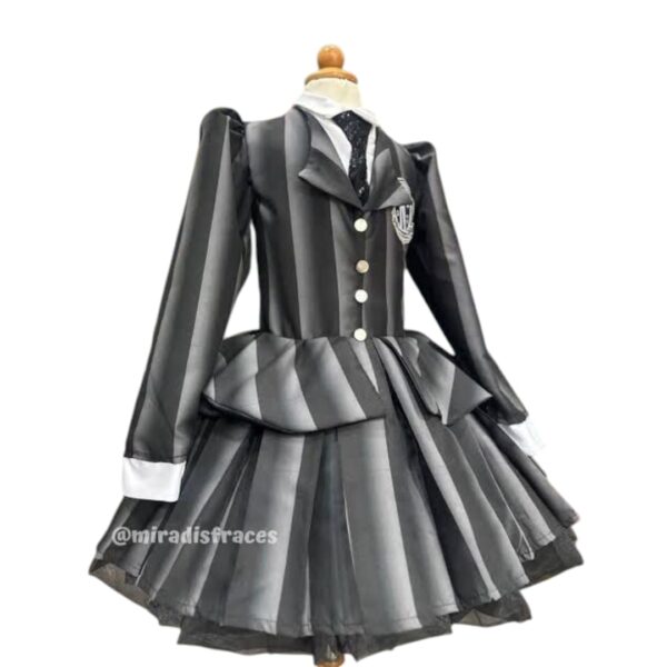 Merlina Uniforme